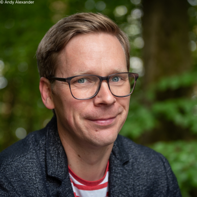 DAS WUNDERBARE WEIHNACHTSRIESENRAD BEI FREITAG.VIER. Weihnachtslesung für Kinder mit Sven Gerhardt