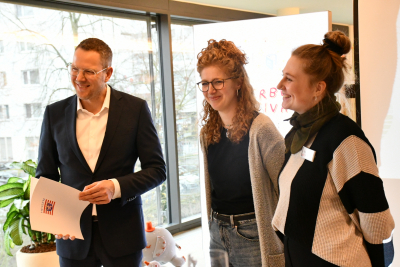 Hessischer Lesef&ouml;rderpreis 2025 f&uuml;r das Gie&szlig;ener Bilderbuchfestival