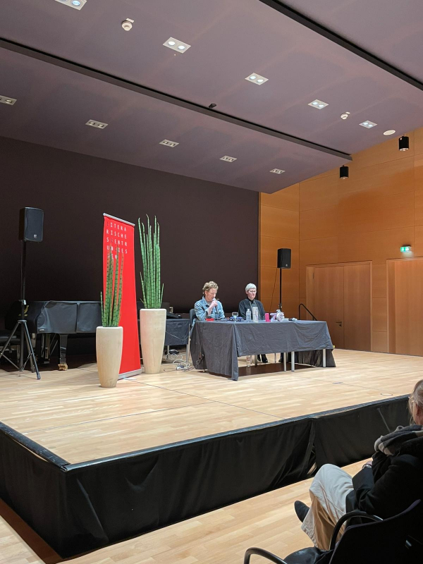 &copy; Isabella Tahmouresi